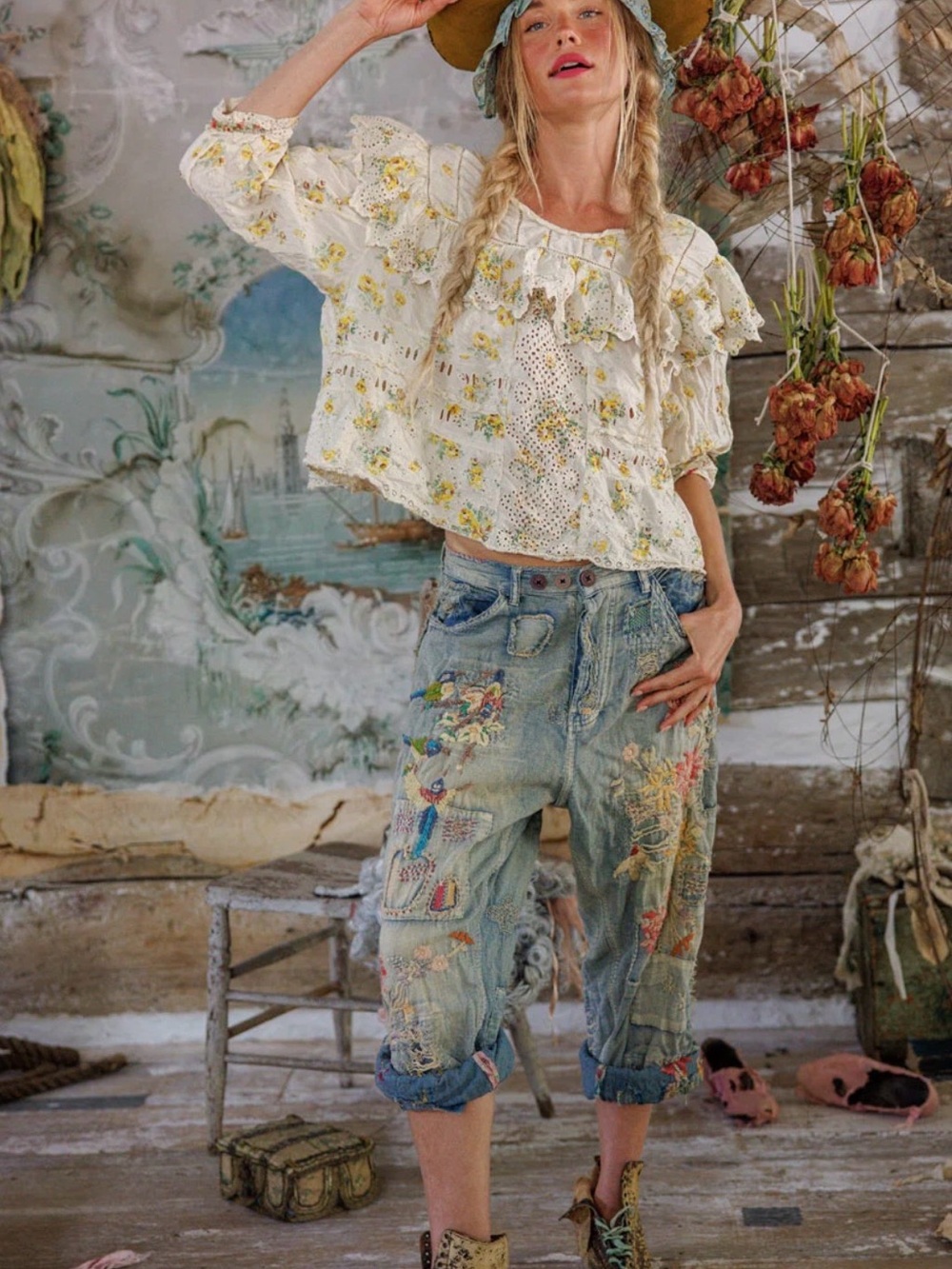 MP Eyelet  Cropped floral blouse